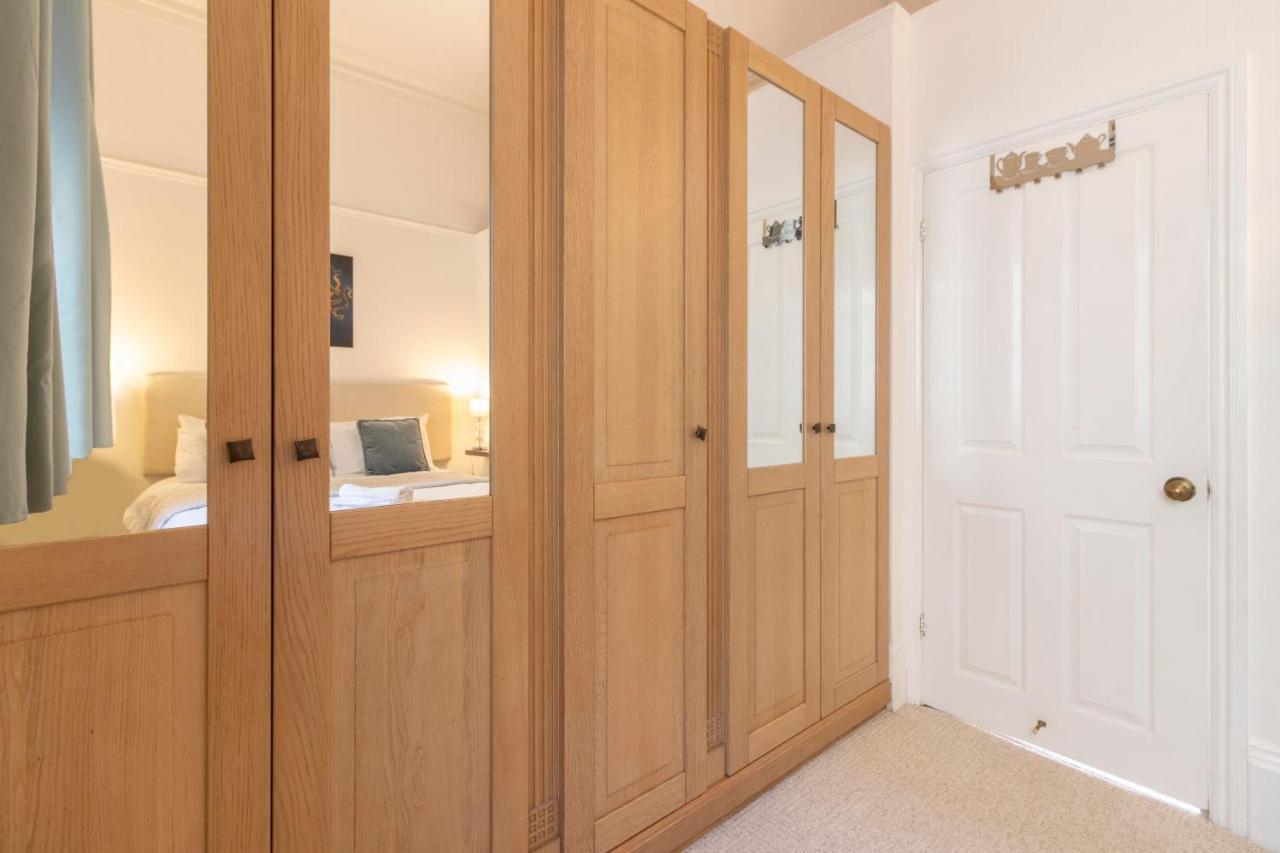 **Sunny And Bright, Thatchers Rock One Bed Beach Front Apartment*** Torquay Kültér fotó