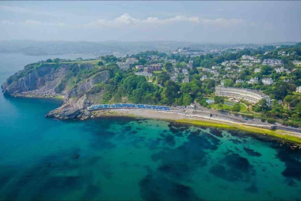 **Sunny And Bright, Thatchers Rock One Bed Beach Front Apartment*** Torquay Kültér fotó