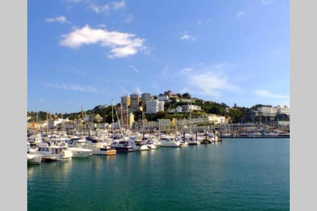 **Sunny And Bright, Thatchers Rock One Bed Beach Front Apartment*** Torquay Kültér fotó