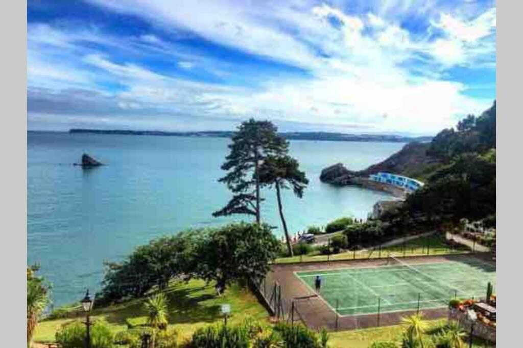 **Sunny And Bright, Thatchers Rock One Bed Beach Front Apartment*** Torquay Kültér fotó