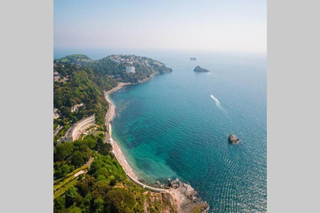 **Sunny And Bright, Thatchers Rock One Bed Beach Front Apartment*** Torquay Kültér fotó