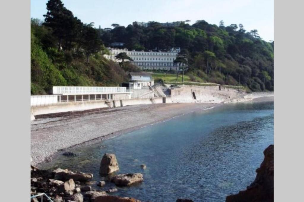 **Sunny And Bright, Thatchers Rock One Bed Beach Front Apartment*** Torquay Kültér fotó