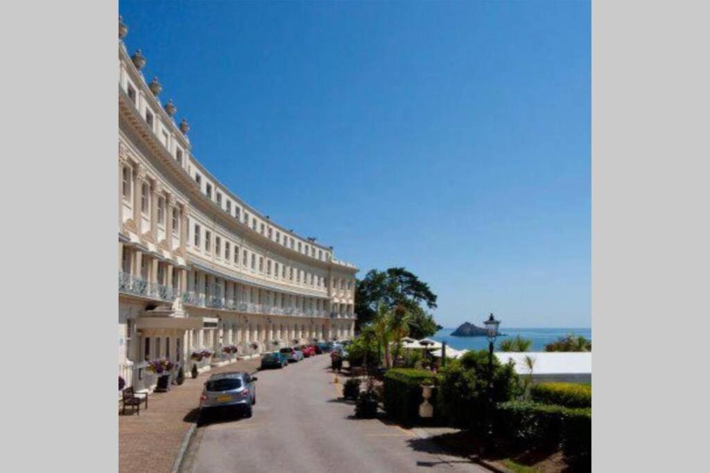 **Sunny And Bright, Thatchers Rock One Bed Beach Front Apartment*** Torquay Kültér fotó